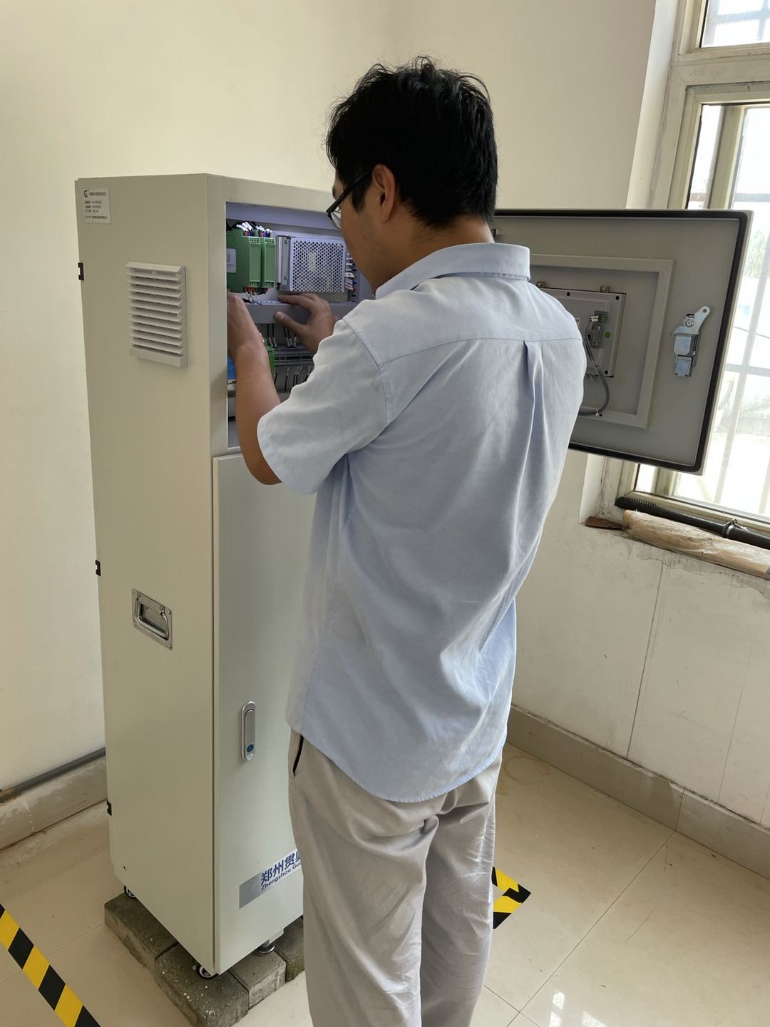 更換水質(zhì)在線監(jiān)測設(shè)備電極 更換水質(zhì)在線監(jiān)測設(shè)備電極